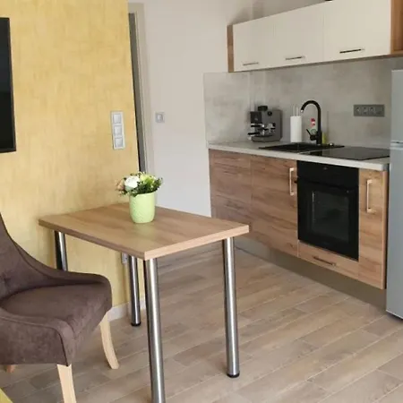 Zalakarosi Zora Apartmanhaz Lejlighed *