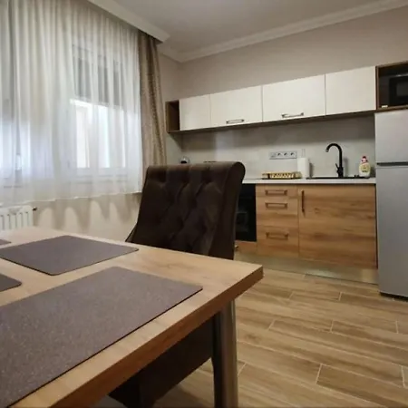 Zalakarosi Zora Apartmanhaz *